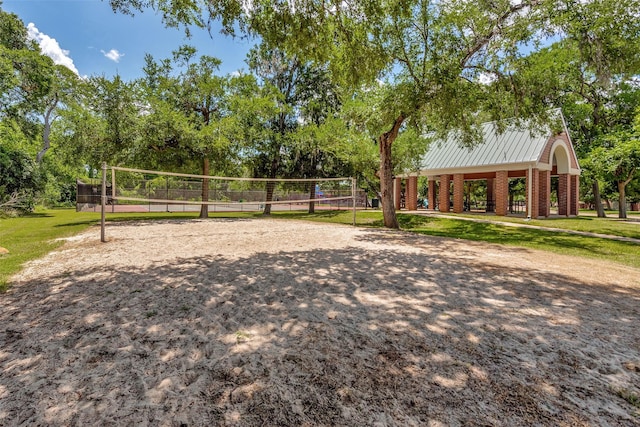 1431 Hidden Terrace Dr, Sugar Land, TX 77479 - view of property's community featuring volleyball court and a yard
