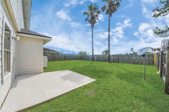 9226 Wichita Dr, La Porte, TX 77571 - fenced backyard with a patio area