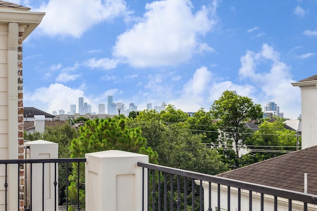 6018 Maxie St Unit B, Houston, TX 77007 - balcony featuring a view of skyline