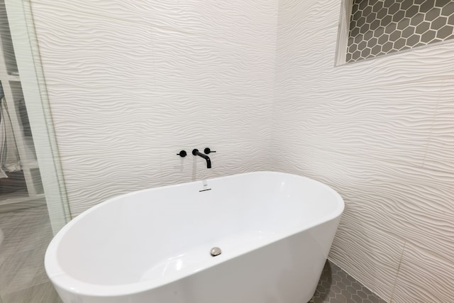 12 Rd 662, Dayton, TX 77535 - full bath with a freestanding bath