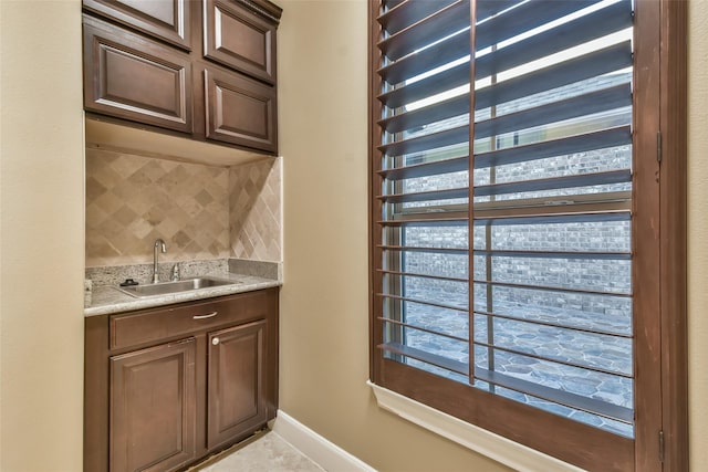 27814 Cenizo Park Ct, Katy, TX 77494 - indoor wet bar featuring backsplash and baseboards