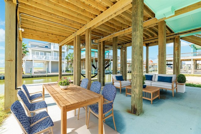 591 Pompano Dr, Freeport, TX 77541 - sunroom / solarium with an outdoor hangout area