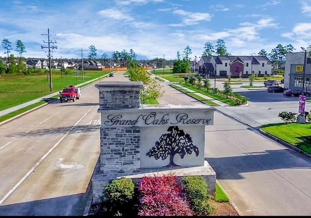 9971 Spring Creek Rd, Cleveland, TX 77327 - exterior view of a residential view