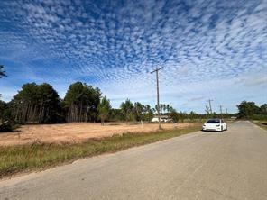 212 County Road 5002, Cleveland, TX 77327
