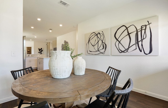 16415 Windy Cove Ct, Conroe, TX 77302 - dining space featuring dark wood-style flooring and recessed lighting
