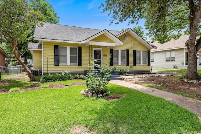 701 W Fawn St, Caldwell, TX 77836 - bungalow featuring roof with shingles