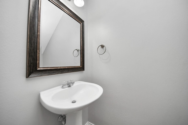 8030 Grow Ln, Houston, TX 77040 - bathroom with a sink