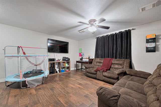 9326 Montgomery Ln, La Porte, TX 77571 - photo 10
