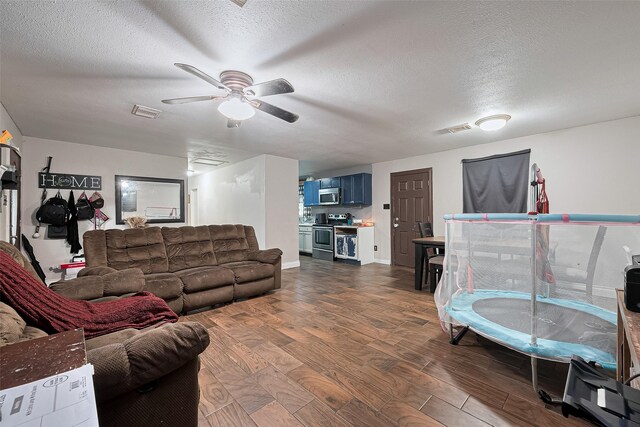 9326 Montgomery Ln, La Porte, TX 77571 - photo 12