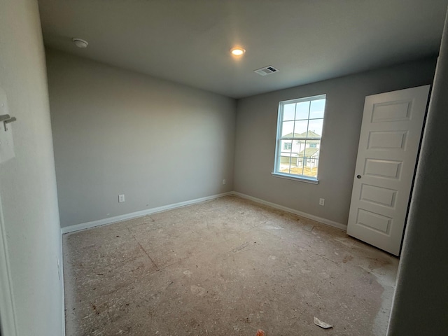 2565 Hawks Eye Dr, Conroe, TX 77301 - unfurnished room featuring a smoke detector and recessed lighting