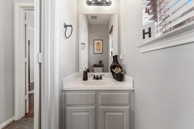 4318 Raintree Ct, Pasadena, TX 77505 - bathroom with vanity