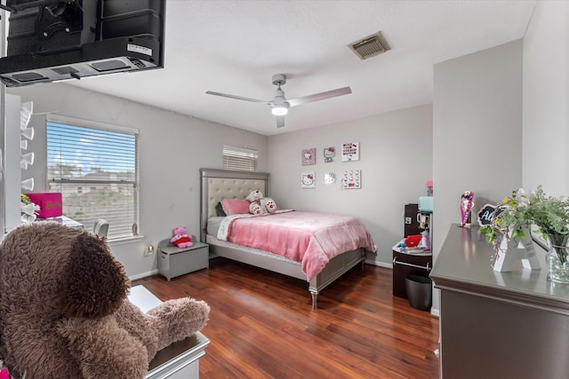 4318 Raintree Ct, Pasadena, TX 77505 - bedroom featuring wood finished floors and a ceiling fan