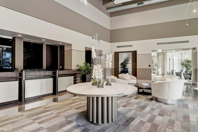 1901 Post Oak Blvd Unit 609, Houston, TX 77056 - dining area with a high ceiling