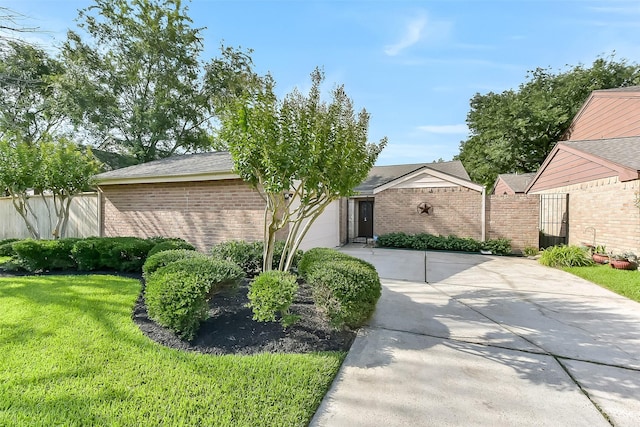 16627 Neumann Dr, Houston, TX 77058 - photo 2