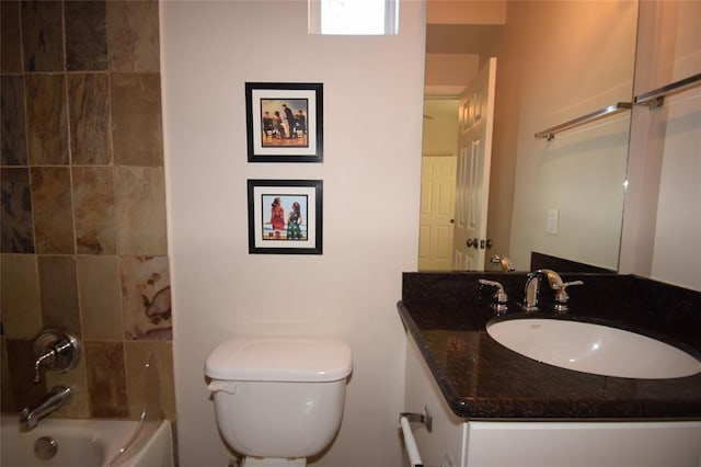 1331 W 21st St Unit A, Houston, TX 77008 - full bathroom featuring vanity and bathing tub / shower combination