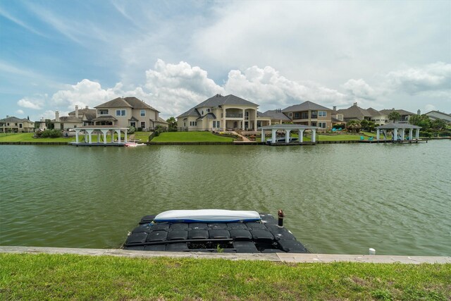 2910 N Island Dr, Seabrook, TX 77586