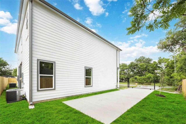 4601 Newberry St A/B, Unit A/B Houston, TX 77051 - back of house with a patio
