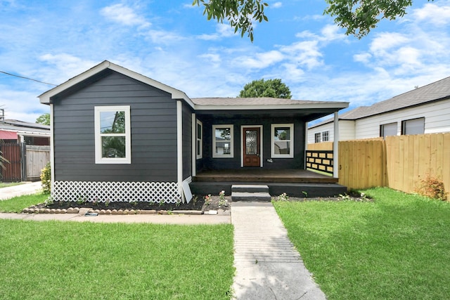 1218 Des Jardines St, Houston, TX 77023 - view of front of home with covered porch