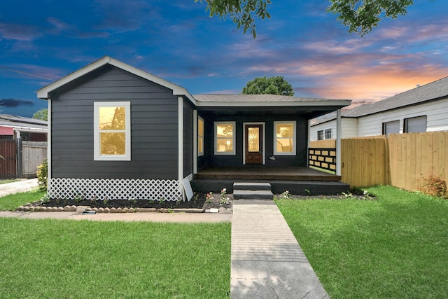 1218 Des Jardines St, Houston, TX 77023 - view of front of property featuring covered porch
