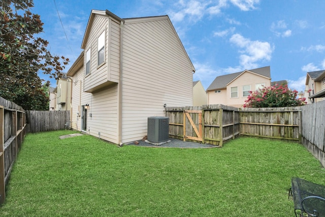 2214 Naomi St, Houston, TX 77054 - rear view of house featuring a fenced backyard