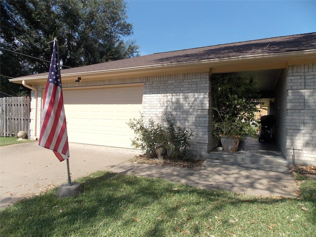 1501 E Pecan St, Brenham, TX 77833 - garage with concrete driveway