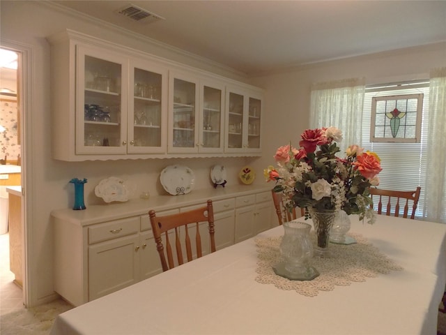 1501 E Pecan St, Brenham, TX 77833 - dining space with crown molding