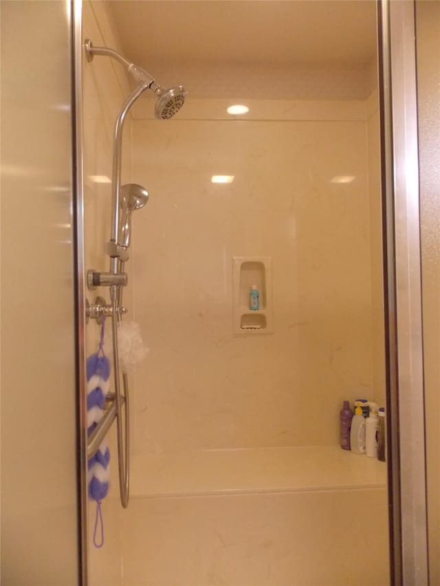 1501 E Pecan St, Brenham, TX 77833 - bathroom with a shower