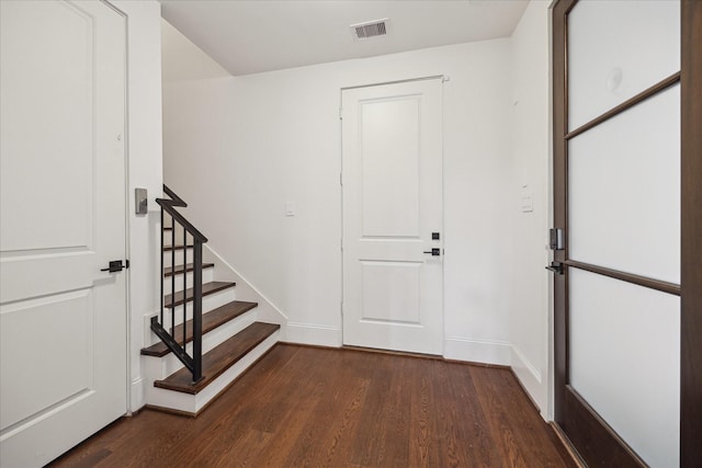 2509 Dorrington Blvd Unit B, Houston, TX 77030 - foyer entrance with wood finished floors and stairway