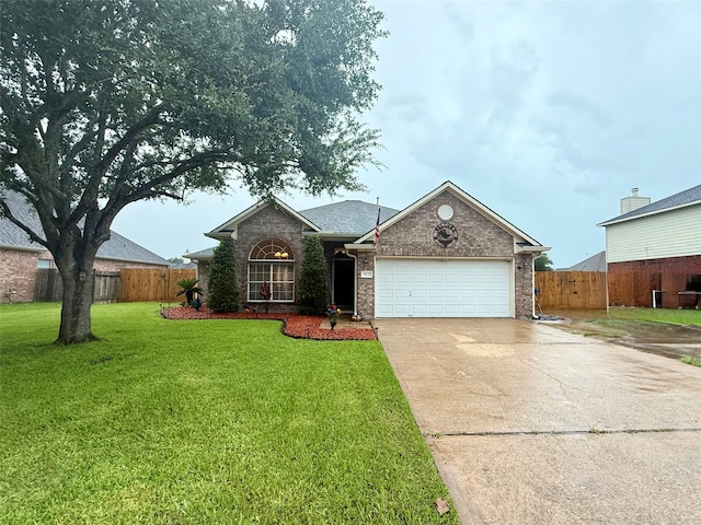 913 S Belle Dr, Angleton, TX 77515 - photo 1