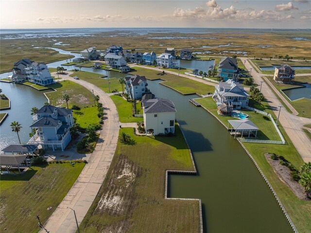 16 Half Moon, Hitchcock, TX 77563