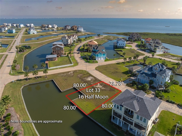 16 Half Moon, Hitchcock, TX 77563