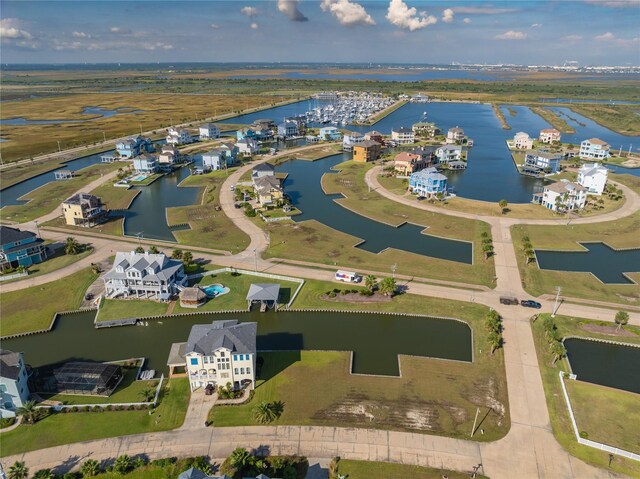 16 Half Moon, Hitchcock, TX 77563