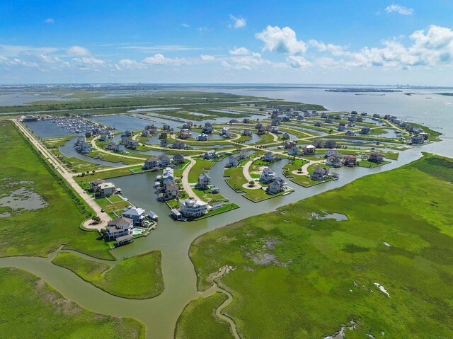 16 Half Moon, Hitchcock, TX 77563