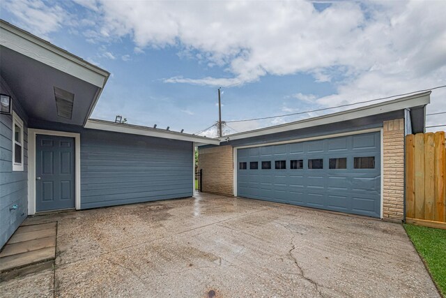 3810 Marlin Ln, La Porte, TX 77571 - garage featuring driveway