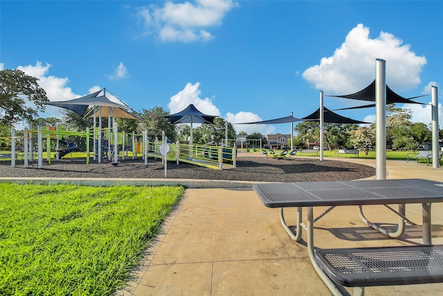 1822 Gardenia Dr, Houston, TX 77018 - view of community playground
