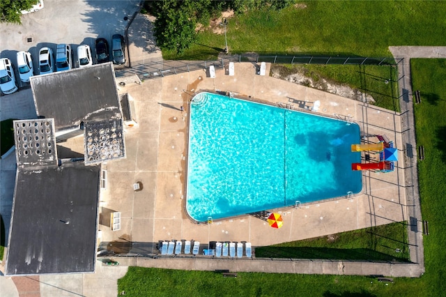 1822 Gardenia Dr, Houston, TX 77018 - aerial view of a pool