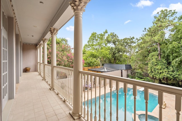 903 Rocky River Rd, Houston, TX 77056 - balcony featuring view of scattered trees and view of pool