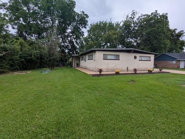 107 Southern Oaks Dr, Lake Jackson, TX 77566 - photo 32