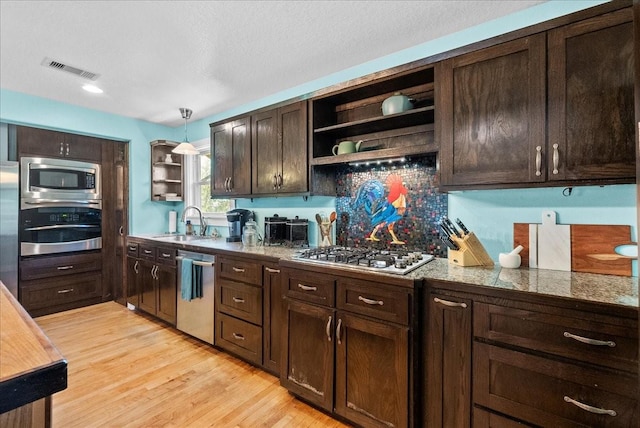 939 17th St, San Leon, TX 77539