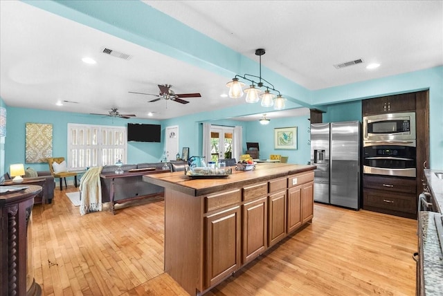 939 17th St, San Leon, TX 77539