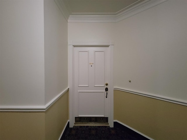 2111 Welch St Unit B109, Houston, TX 77019 - entryway featuring crown molding and baseboards