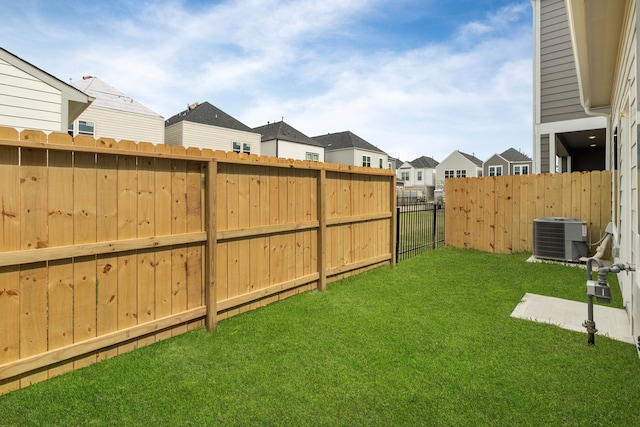 416 Stonework Landing Ln, Houston, TX 77076 - fenced backyard with a residential view