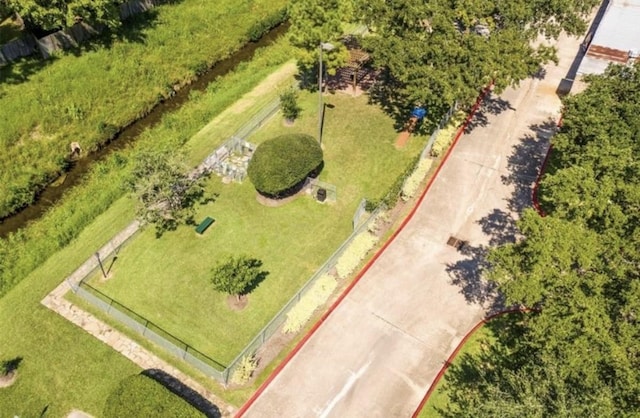 13050 Trail Hollow Dr, Houston, TX 77079 - aerial view of property's location with property boundaries highlighted