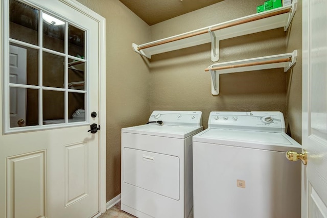 10406 Friars Hill Ln, Houston, TX 77070 - laundry area featuring washer and dryer