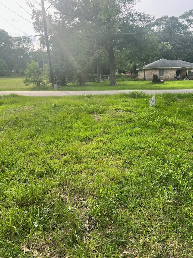 48 Magnolia Rd, Woodbranch, TX 77357