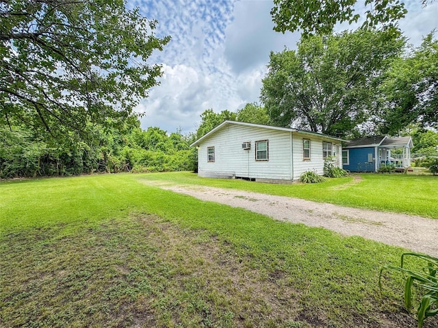6611 De Priest St, Houston, TX 77091 - view of grassy yard