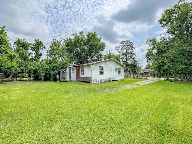 6611 De Priest St, Houston, TX 77091 - view of green lawn
