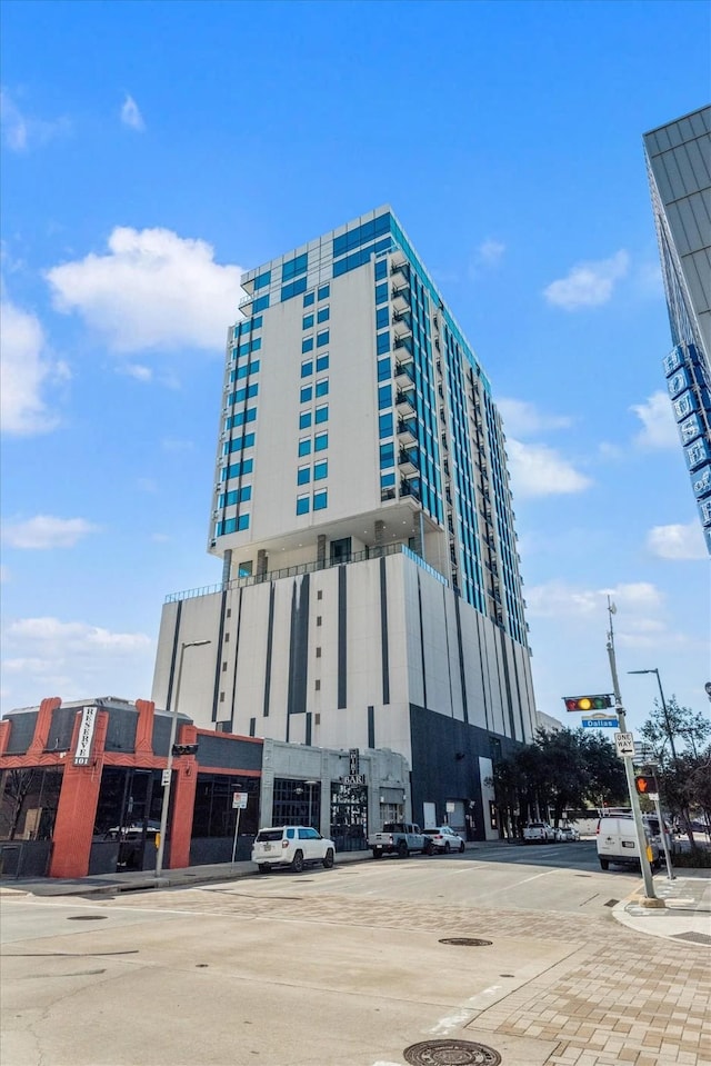 1211 Caroline St Unit 1504, Houston, TX 77002 - view of building exterior