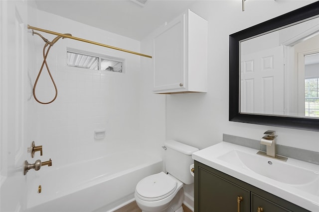 206 Delaney St, Houston, TX 77009 - full bath featuring vanity and  shower combination