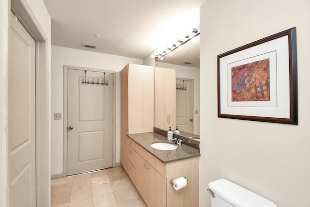 3505 Sage Rd Unit 2910, Houston, TX 77056 - bathroom featuring toilet and vanity